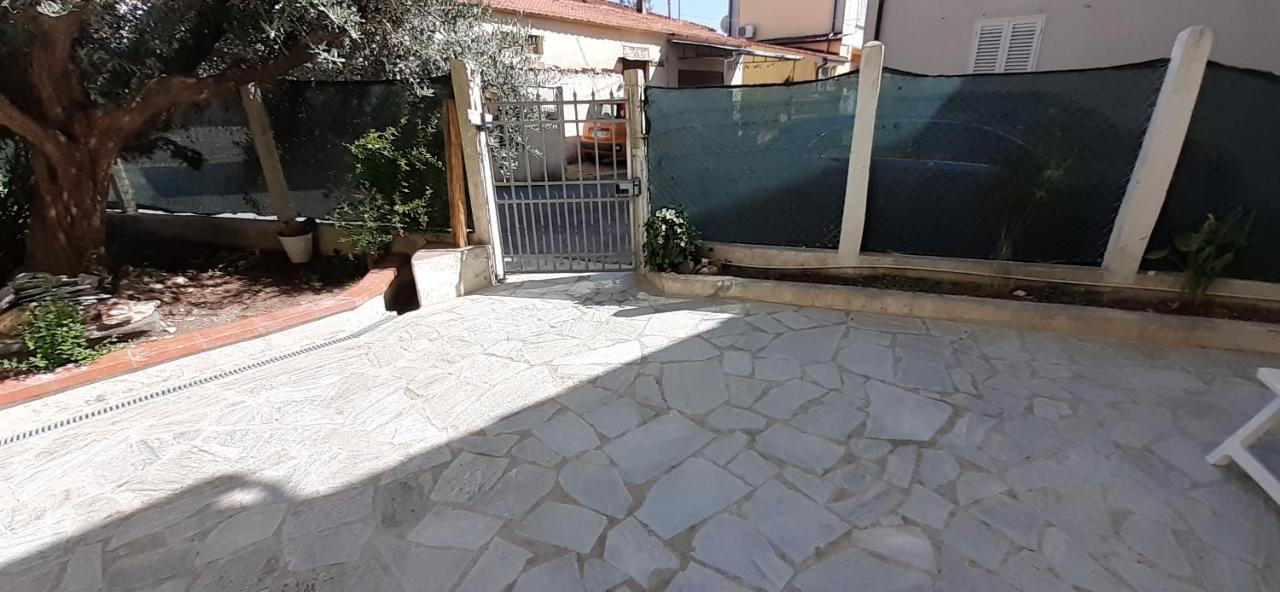 La Casa Gialla Del Ristoro Agricolo Vecchiano Ngoại thất bức ảnh